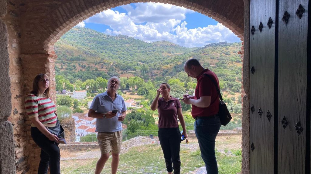 El Papel de la Mujer en el Turismo Rural en la Comarca de Serranía Suroeste